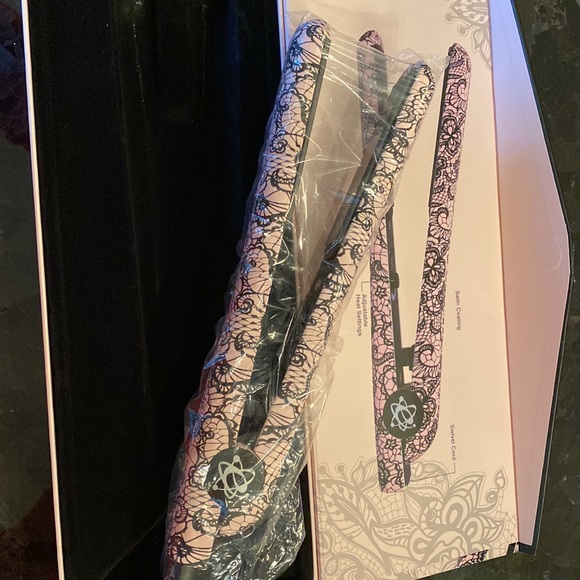 Evalectric French Lace Classic Styler. 1.25” Ceramic Plates Satin Coating - Picture 3 of 4